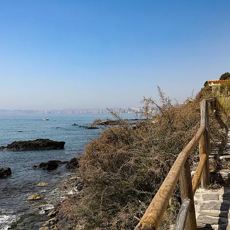 082 - Stunning Sea Views Beachfront 베날마데나코스타