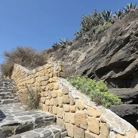 082 - Stunning Sea Views Beachfront Apartament