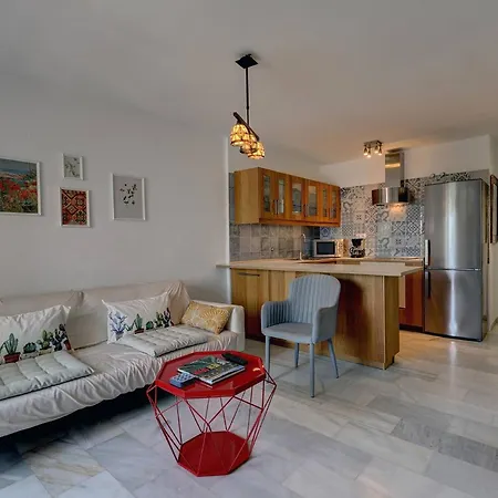 082 - Stunning Sea Views Beachfront Apartament