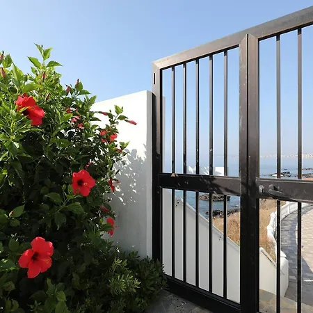 Apartament 082 - Stunning Sea Views Beachfront *