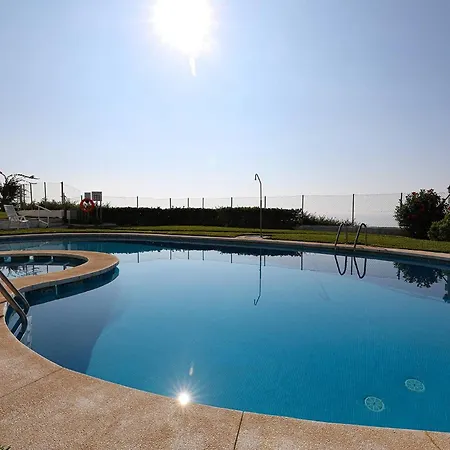 082 - Stunning Sea Views Beachfront *