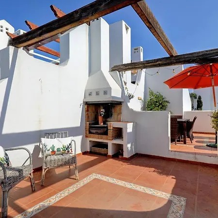 Appartamento 082 - Stunning Sea Views Beachfront *